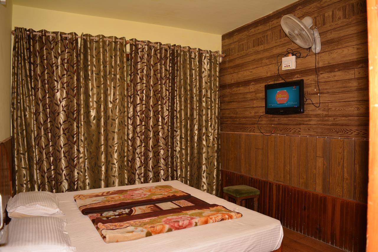 Hotel Tashila Manāli Exteriör bild