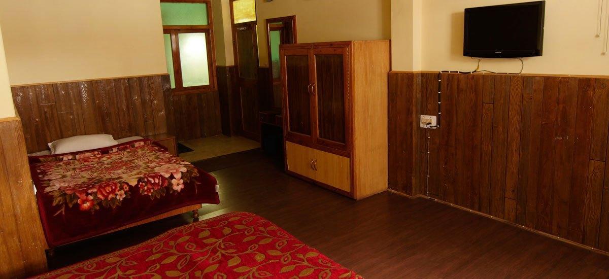 Hotel Tashila Manāli Exteriör bild